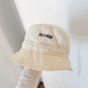 Jacquemus Off-White Logo Bucket Hat